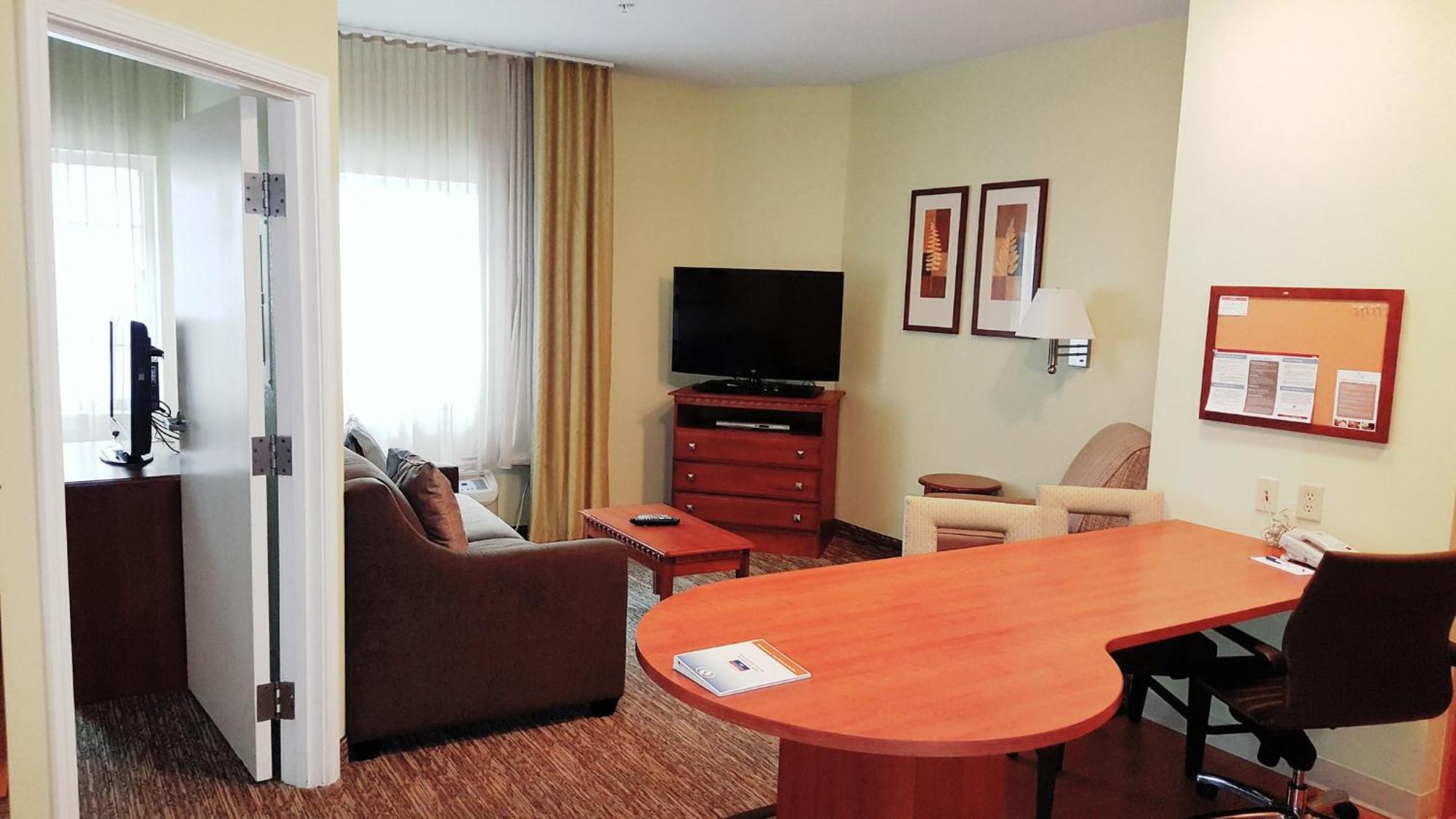 แคนเดิ้ลวูด สวีท โอคลาโฮมาซิตี้-มัวร์ Hotel ภายนอก รูปภาพ